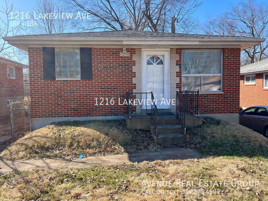 Photo - Charming 3-Bedroom Retreat at 1216 Lakeview Ave - Cozy Living Awaits!