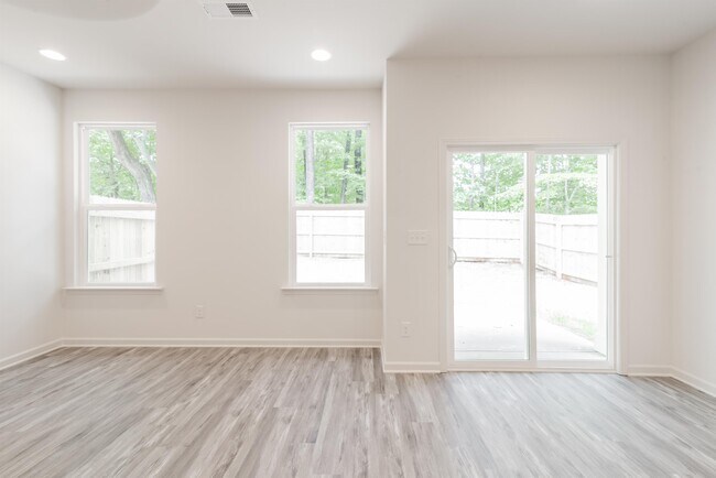 Foto del edificio - 4329 Perkins Rd