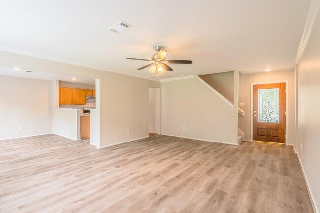 Foto del edificio - 6524 McCharen Ct