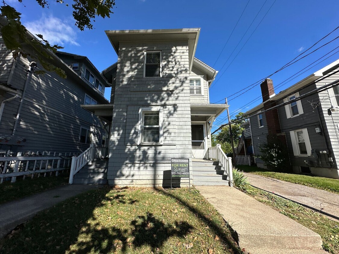 336338 W Wesley St Unit 336, Jackson, MI 49201 Room for Rent in