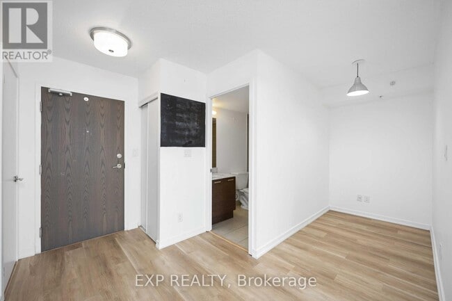 Building Photo - 68 Abell St