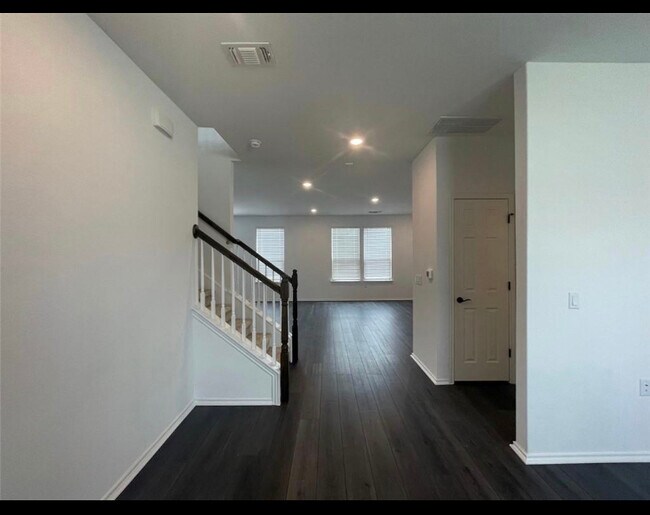 Foto del edificio - 6721 Ellsworth Walk