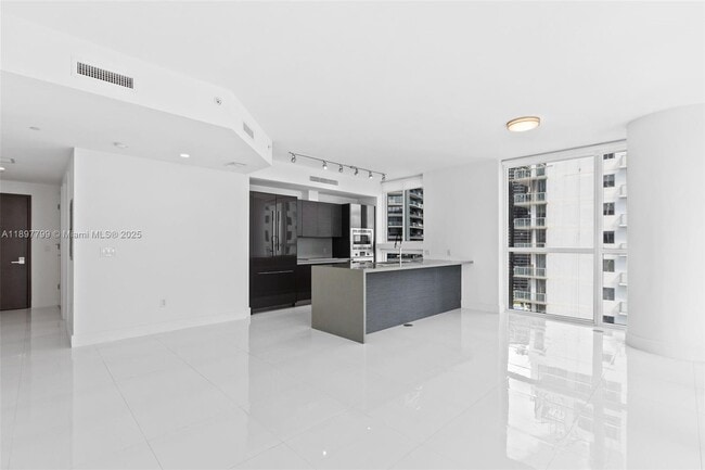 Building Photo - 1080 Brickell Ave
