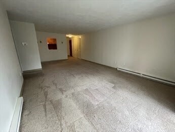 Building Photo - 25 Greentree Ln