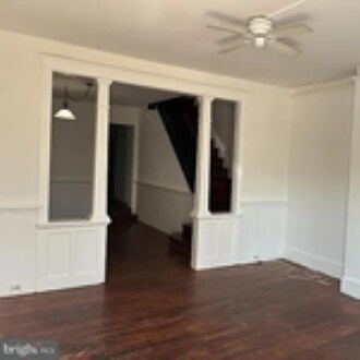 Sala de estar - 204 E Elm St