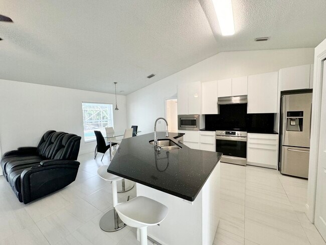 Foto del edificio - 602 SW Bradshaw Cir