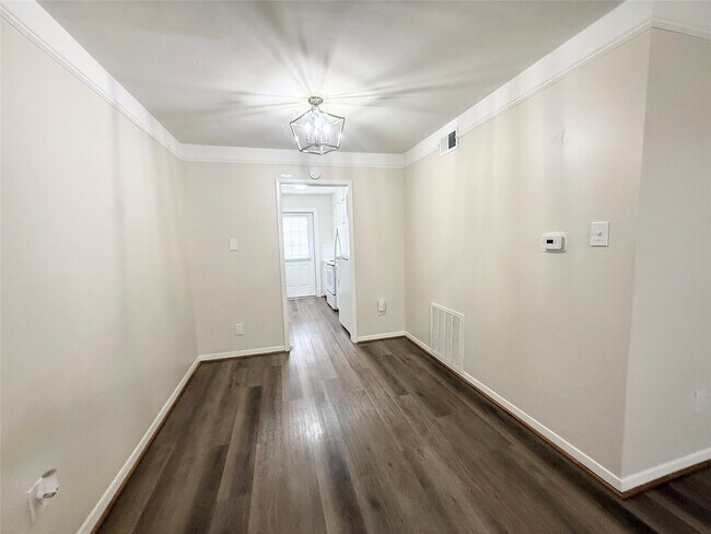 Foto del edificio - 500 Willow Dr