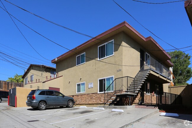 Building Photo - 3204-3330 Highland Ave