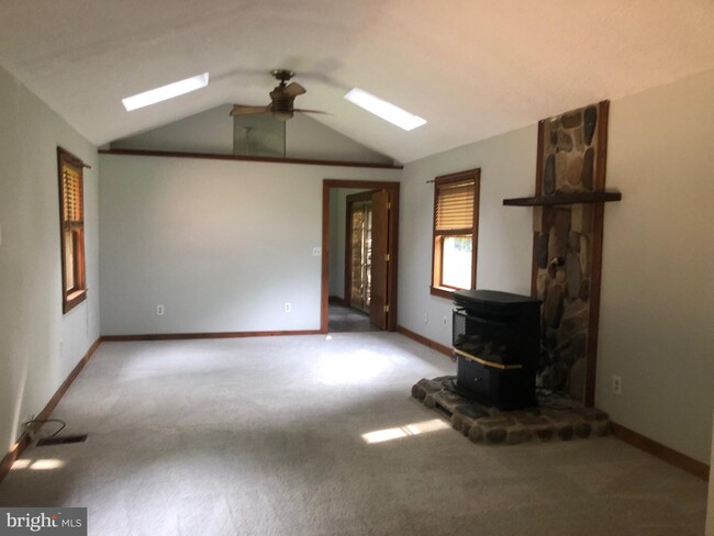 Building Photo - 16495 Pine Springs Ln