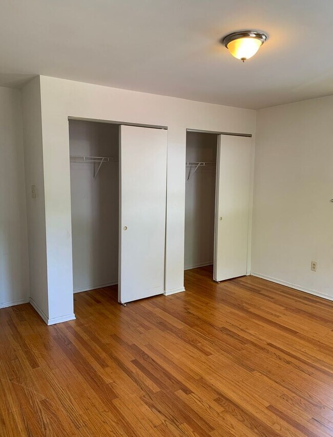 Foto del edificio - 8432 Atherton Dr