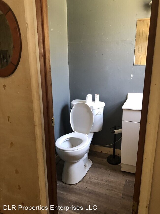 Building Photo - 4 br, 1.5 bath House - 625 E. Xyler St.