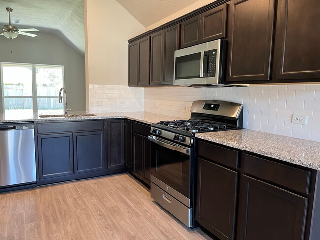 Foto del edificio - 3/2/2  in the beautiful  gated community of Point Aquarius WISD