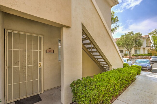 Foto del edificio - 2 bedroom condo in Summerlin