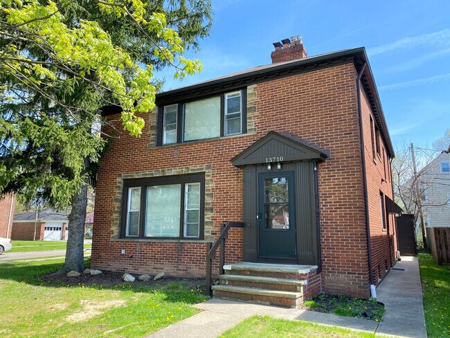 Foto del edificio - 3698 Washington Blvd