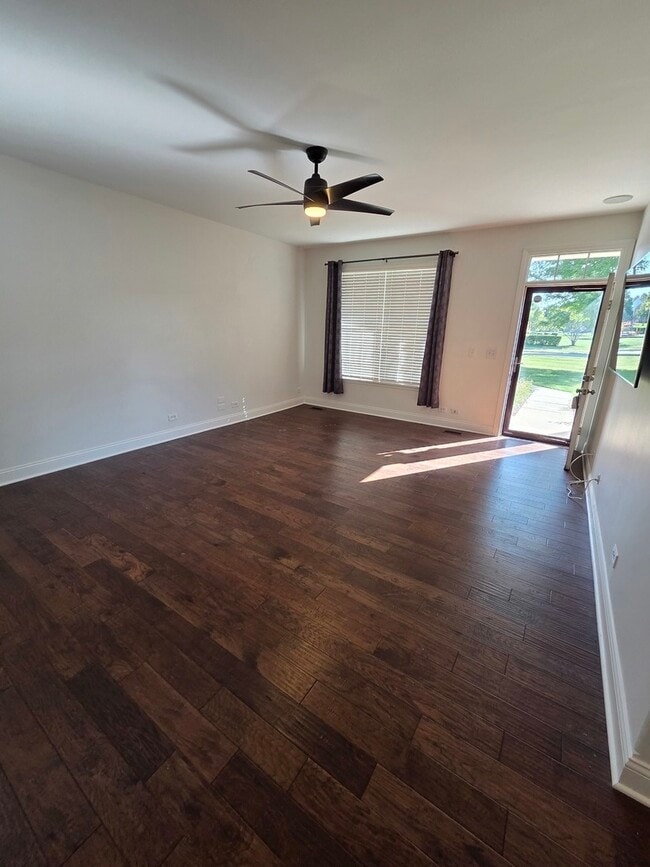 Foto del edificio - 4266 Savoy Ln
