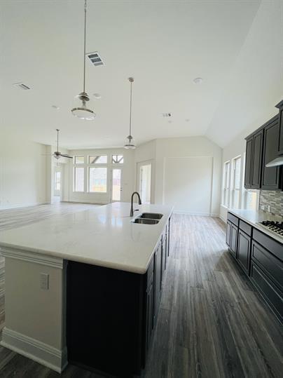 Foto del edificio - 728 Critty Ln