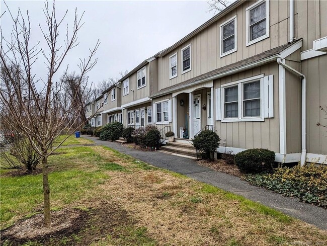Building Photo - 10 Scuppo Rd