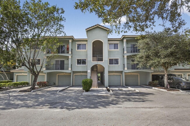 Foto del edificio - 340 Crestwood Cir