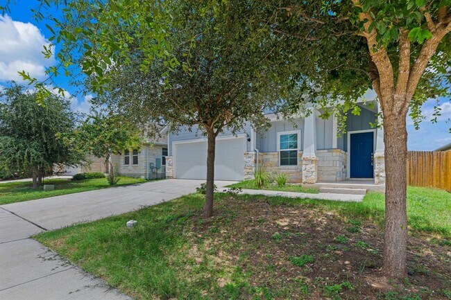 Foto del edificio - 310 Rimrock Ct