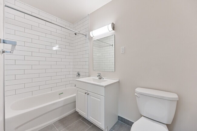 Photo du bâtiment - 333 Dixon Road