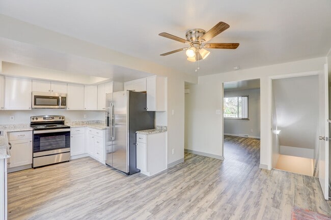 Interior Photo - Applewood Crest Townhomes & Apartments