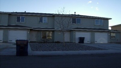 Primary Photo - Town House