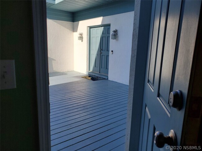 Building Photo - 2109 Ocean Dr