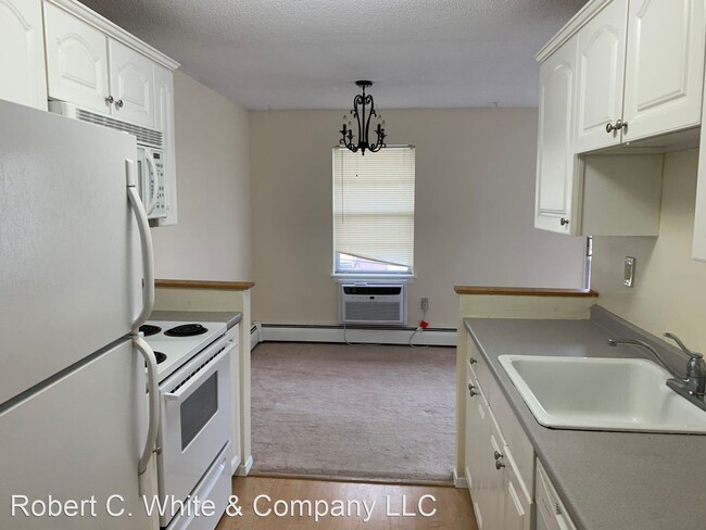 Building Photo - 1 br, 1 bath House - 45 Jefferson Rd #3-17