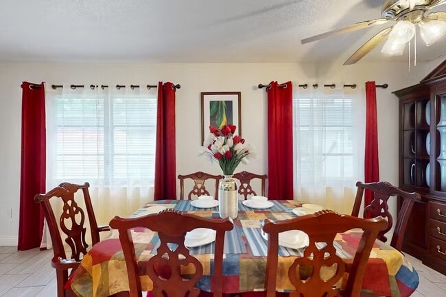 Foto del edificio - 4013 Audubon Dr