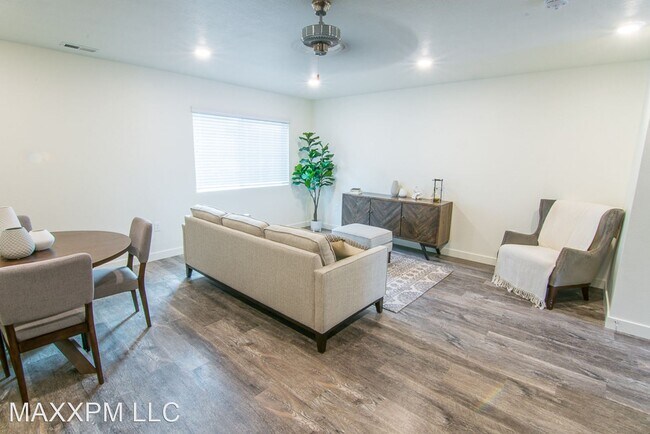 Foto del edificio - 3 br, 2.5 bath House - 7511 W Laxey St