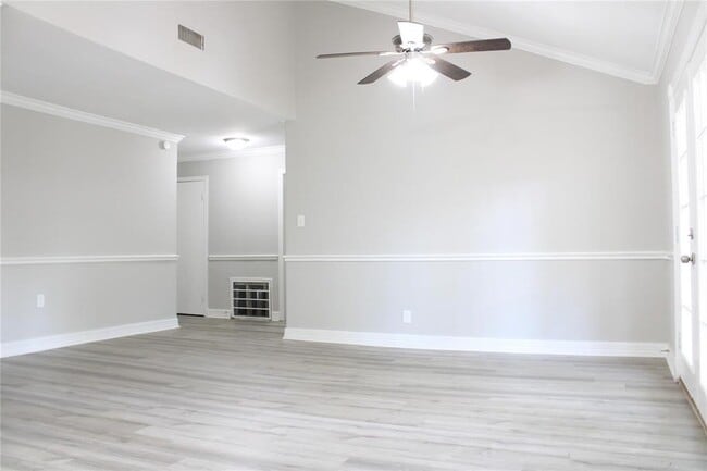 Building Photo - 16934 Woodburn Dr