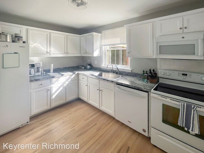 Foto del edificio - 3 br, 1 bath House - 7507 Roswell Rd