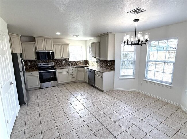 Building Photo - 541 Steepro Dr