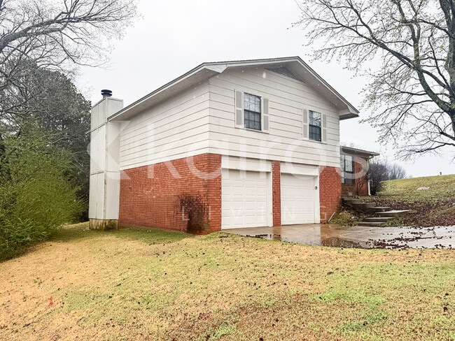Building Photo - 5721 Old Hickory Rd