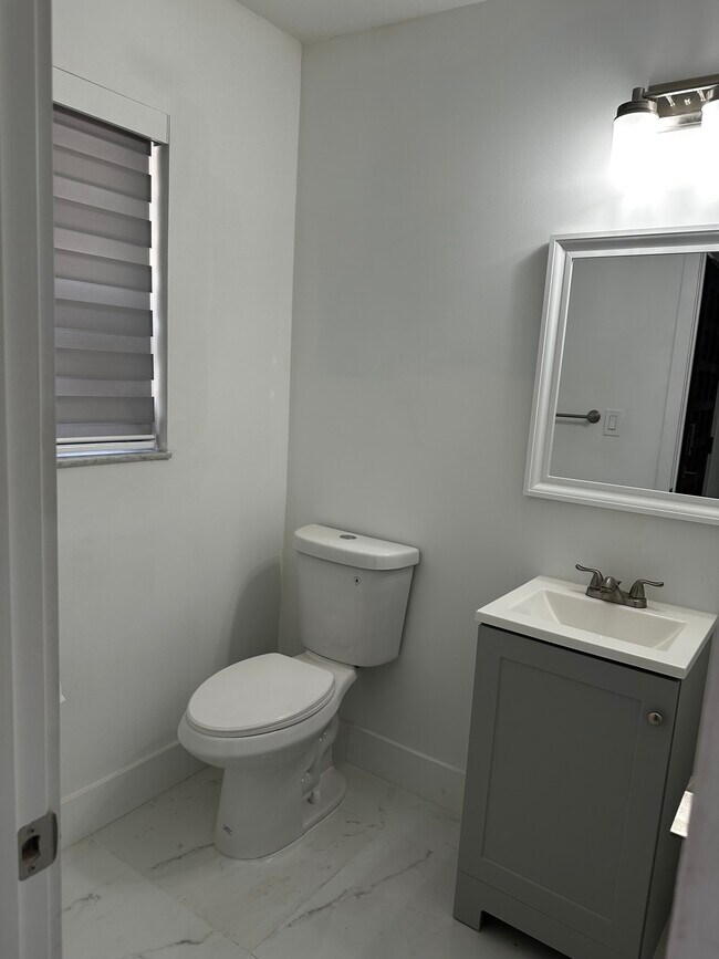 Foto del edificio - 1635 SW 122nd Ave