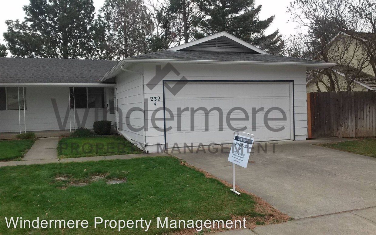 Primary Photo - 232 NE Cedar Ave