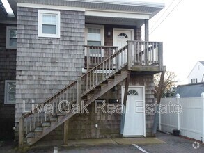 Building Photo - 405-23rd 1/2 23 1/2 St