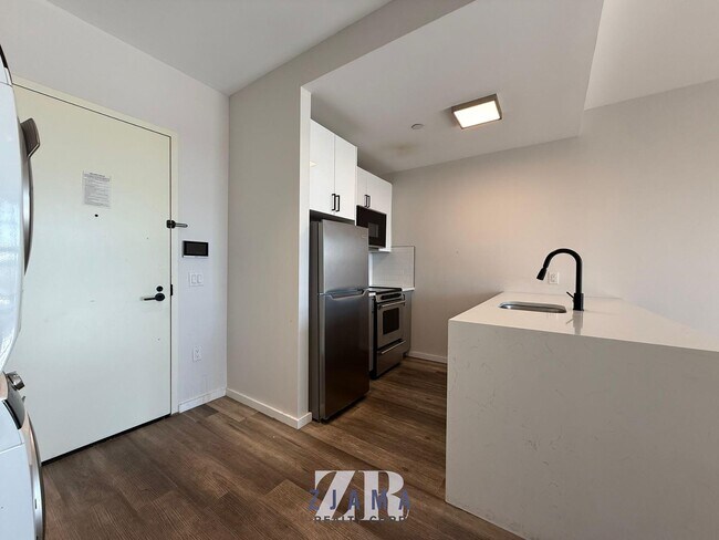 Foto del edificio - 1120 St Johns Pl