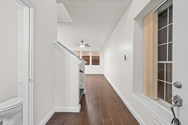 Foto del edificio - 16118 Market Garden Ln