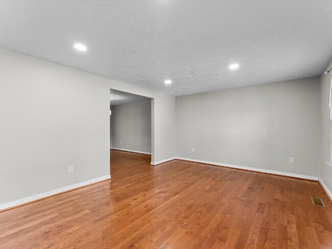 Foto del edificio - 3513 Castlebury Dr