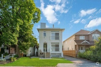 Building Photo - 683 Melbourne Ave