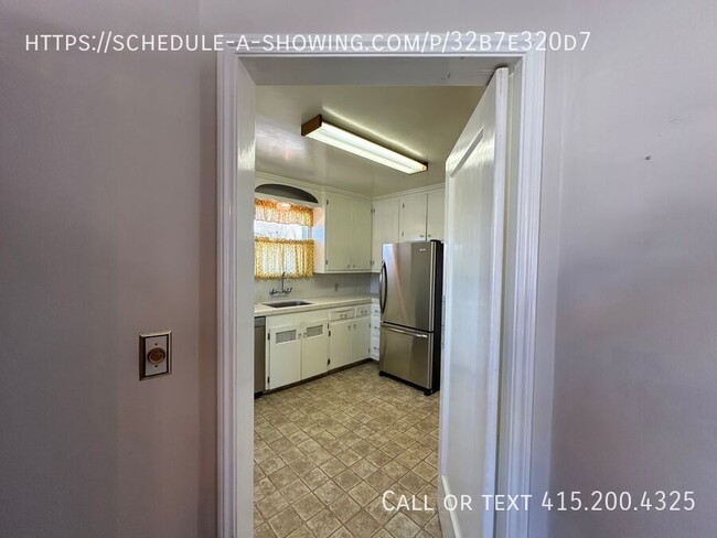 Building Photo - Spacious Two Bedroom Home In North Salinas