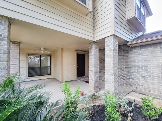 Building Photo - 3610 Honey Creek Dr