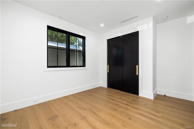 Building Photo - 2 br, 1 bath House - 153 S Crescent Heights