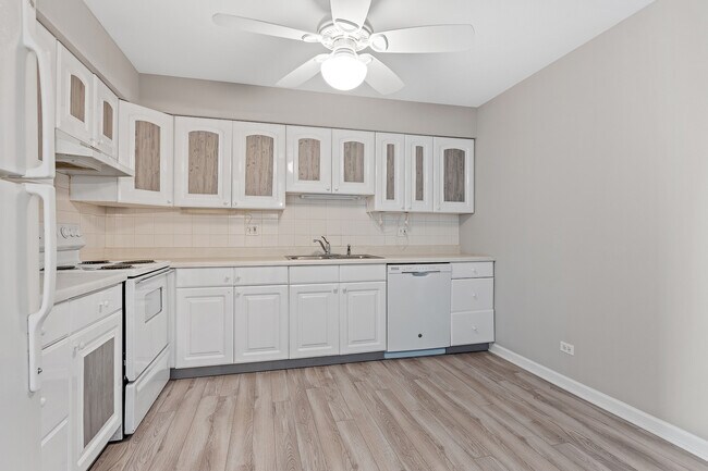 Building Photo - 1501 Darien Lake Dr