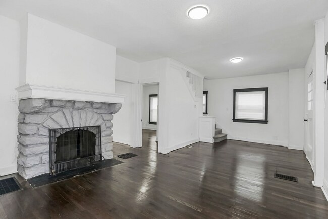 Building Photo - 4-Bedroom Gem with 2 Full Baths on East 33...