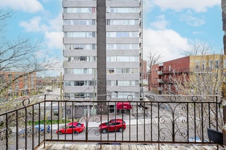 Building Photo - 3419 Av. Prud'homme