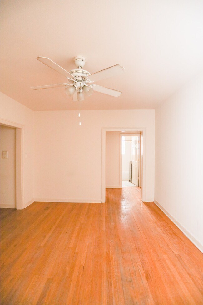 Foto del edificio - 4913 N Glenwood Ave