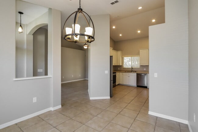 Building Photo - 2695 High Ridge Dr