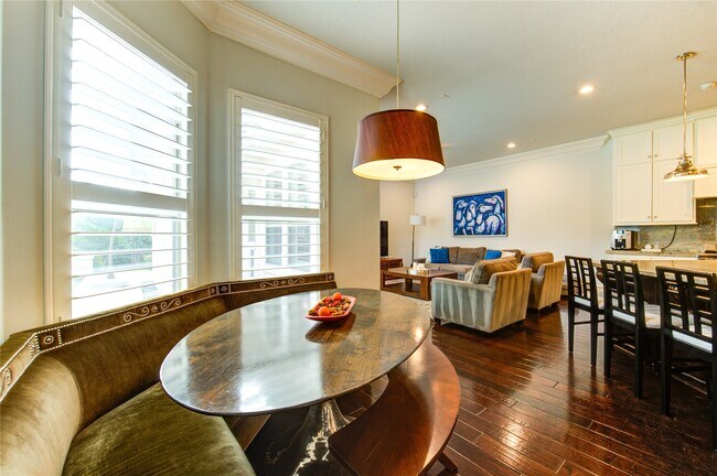 Foto del edificio - 1903 Flower Garden Ln